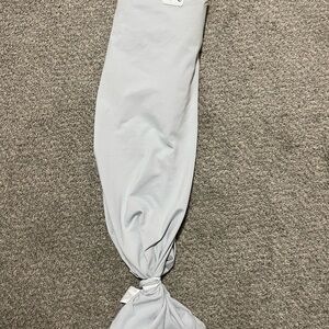 Light Grey Ollie Swaddle. Only used a few times, like new!